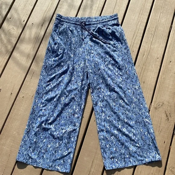 Athleta Avenue Wide Leg Crop Pants in blue print size 10 - Picture 13 of 15